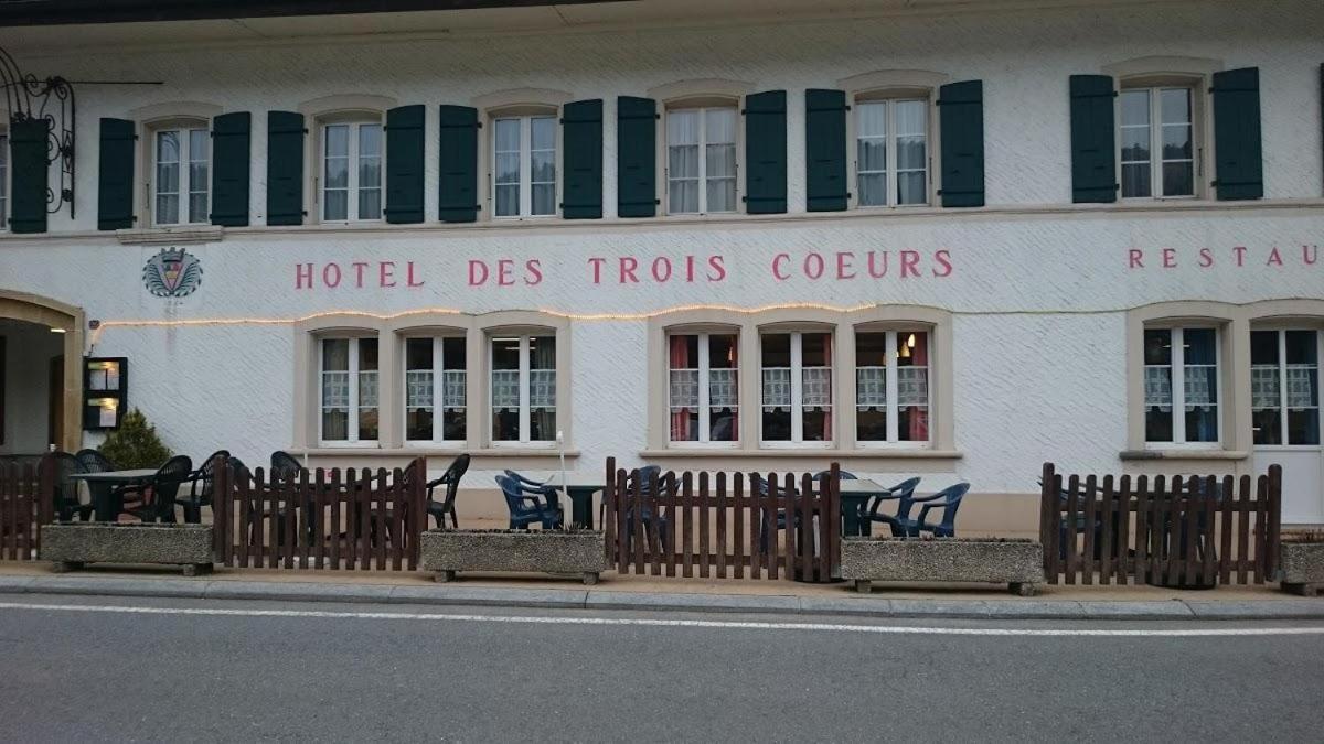 Vaulion Hotel-Restaurant Des 3 Coeurs מראה חיצוני תמונה